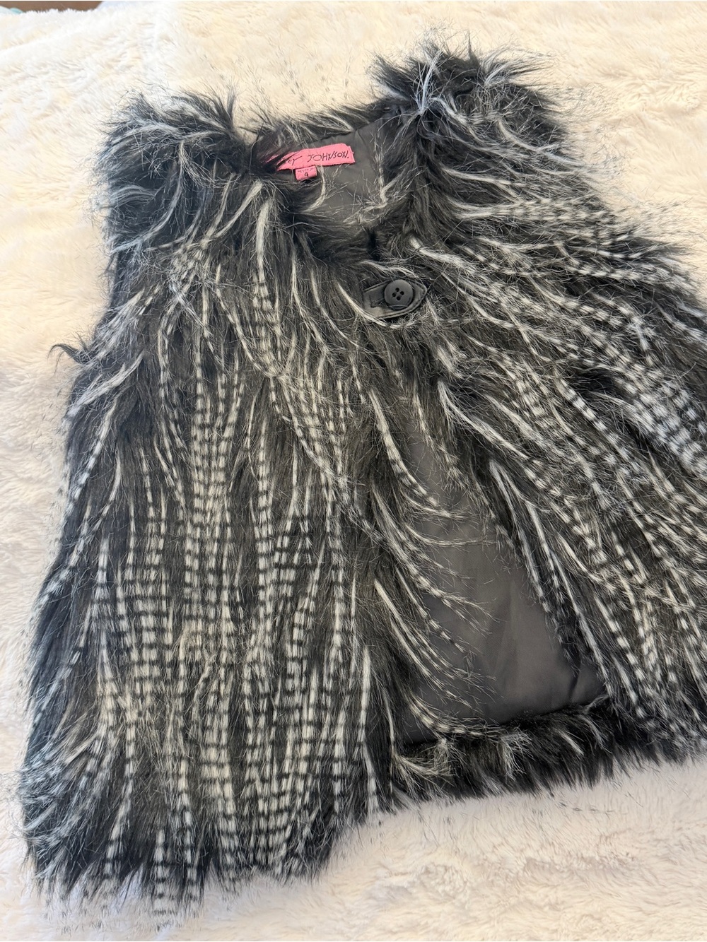 Betsey Johnson faux fur vest. 4T EUC B